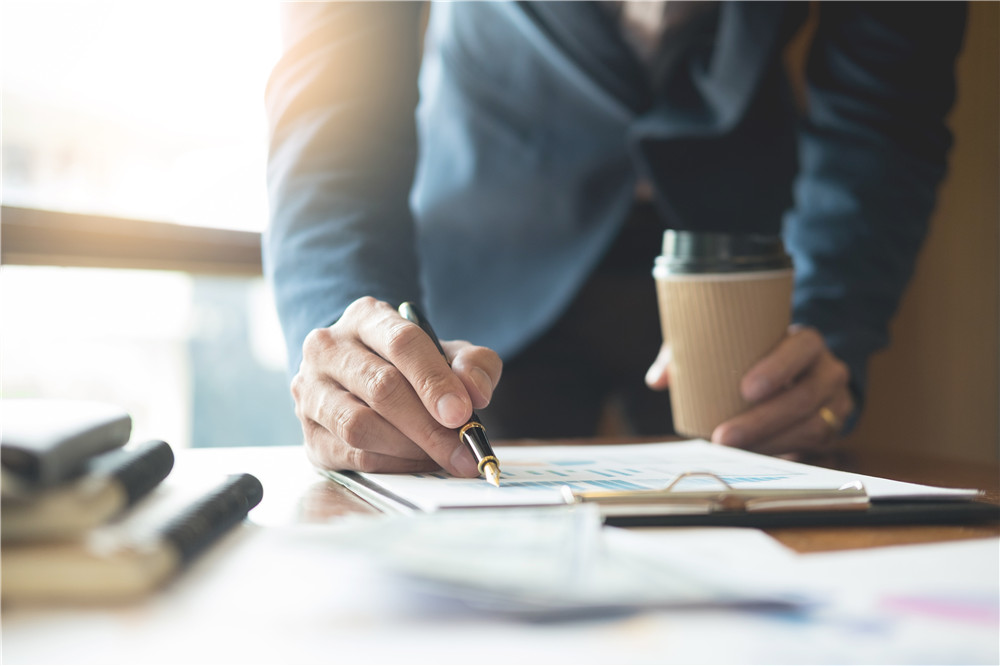 为什么企业要建站?在发展过程中应注意哪些问题?